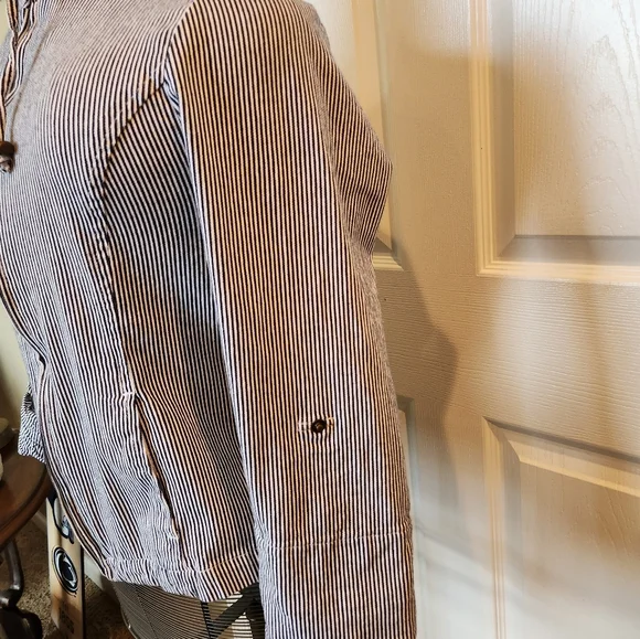 CHRISTOPHER & BANKS SIZE Medium, navy blue & white stripes, full zip front. - Picture 6 of 6